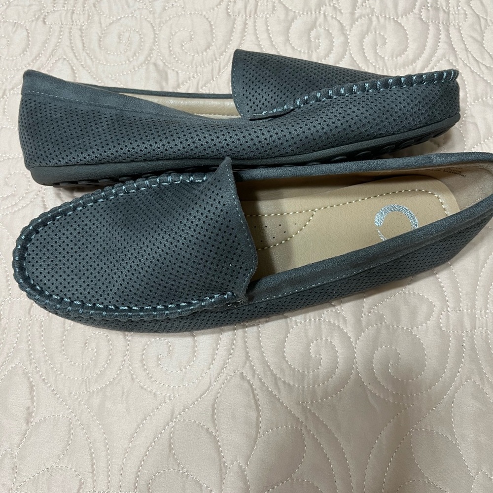 NWOT Women’s Driver Moccasin Loafers - Picture 3 of 3